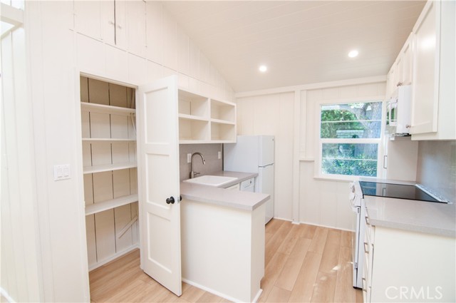 Detail Gallery Image 13 of 15 For 1145 North Coast Highway #C,  Laguna Beach,  CA 92651 - 0 Beds | 1 Baths