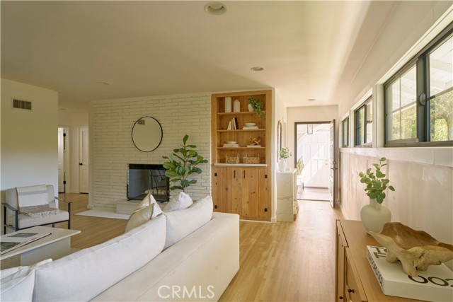 Detail Gallery Image 12 of 40 For 4800 Mary Ellen, Sherman Oaks,  CA 91423 - 3 Beds | 2 Baths
