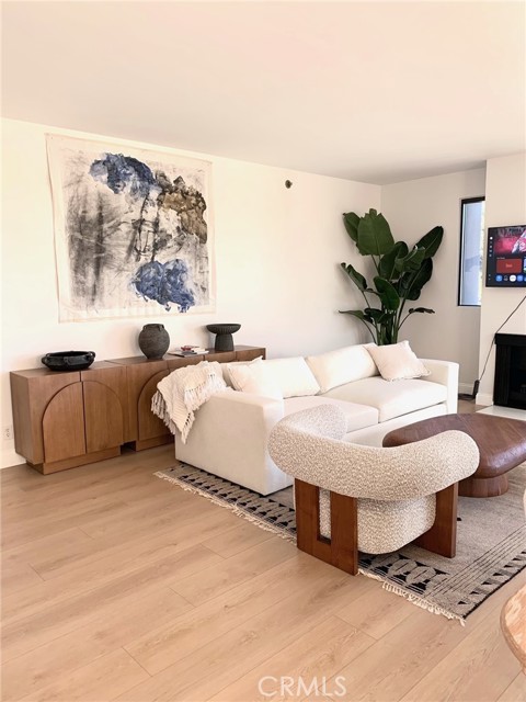 Detail Gallery Image 8 of 18 For 222 Monterey Rd #104,  Glendale,  CA 91206 - 2 Beds | 2/1 Baths