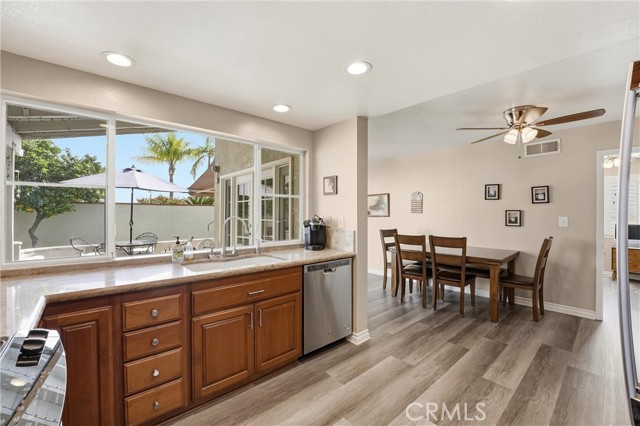 Detail Gallery Image 11 of 67 For 20382 via Trinidad, Yorba Linda,  CA 92886 - 4 Beds | 3/1 Baths