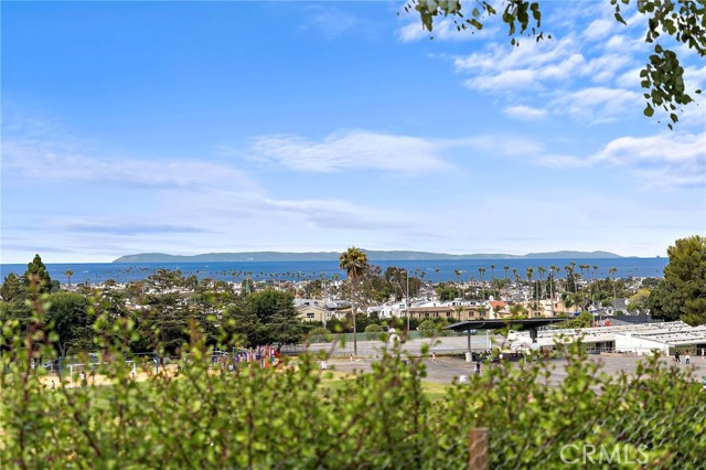 Detail Gallery Image 3 of 38 For 3007 Harbor View, Corona Del Mar,  CA 92625 - 3 Beds | 2/1 Baths