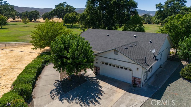 Detail Gallery Image 2 of 43 For 18142 Sweetwood Ct, Hidden Valley Lake,  CA 95467 - 3 Beds | 2 Baths