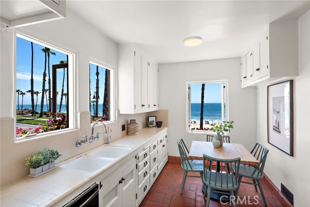 606 Avenida Victoria, San Clemente CA: https://media.crmls.org/medias/152a8ed4-21d9-4667-b2da-0c2adff504d8.jpg