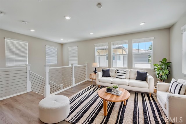 54 Sagan Way, Irvine CA: https://media.crmls.org/medias/152a968b-e9c8-4610-bcfc-d8a28910a605.jpg