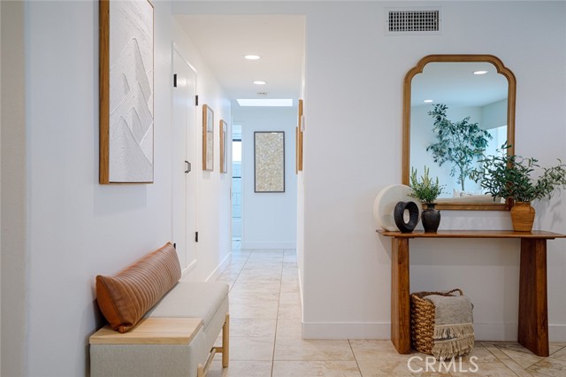 Detail Gallery Image 6 of 40 For 6582 Corrine Cir, Huntington Beach,  CA 92647 - 3 Beds | 2 Baths