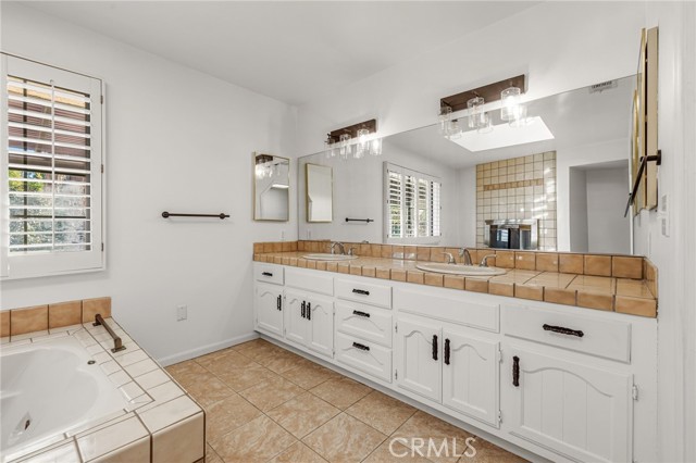 Detail Gallery Image 41 of 75 For 43041 Mayberry, Hemet,  CA 92544 - 5 Beds | 3 Baths