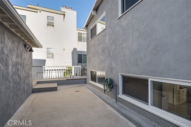 Detail Gallery Image 12 of 19 For 231 Longfellow Ave, Hermosa Beach,  CA 90254 - 4 Beds | 2 Baths