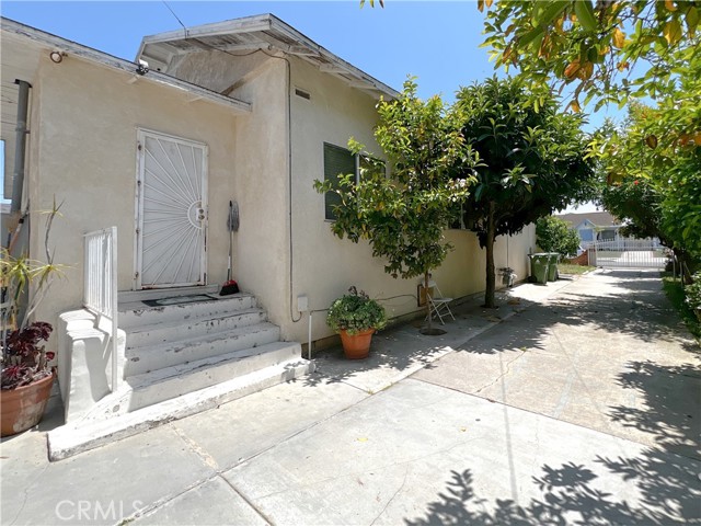 1507 82nd Street, Los Angeles, California 90047, 3 Bedrooms Bedrooms, ,2 BathroomsBathrooms,Single Family Residence,For Sale,82nd,IV24093384