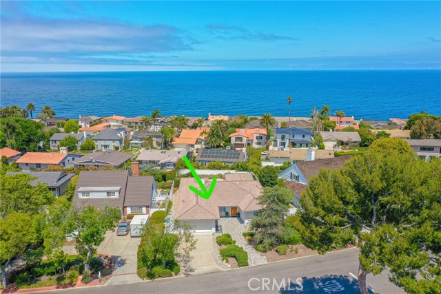 Short walking distance to the bluffs on a family friendly street