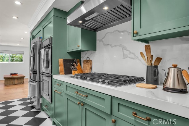 17152 Escalon Drive, Encino CA: https://media.crmls.org/medias/152c852a-2d88-4b29-9361-54f362823dee.jpg
