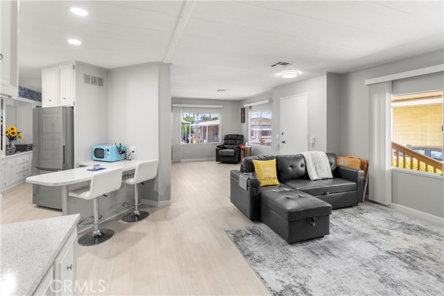 Detail Gallery Image 8 of 38 For 881 Lake Street, Hemet,  CA 92544 - 2 Beds | 2 Baths