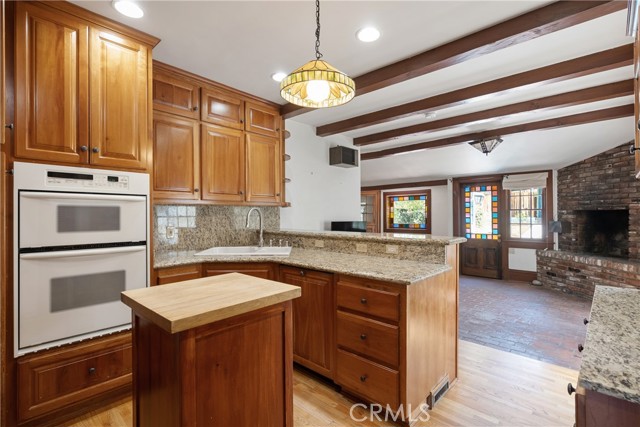 211 E Virginia Avenue, Glendora CA: https://media.crmls.org/medias/152e6b6b-f594-46d7-ad24-d77300c4a181.jpg