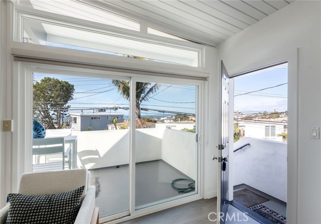 1012 Prospect Avenue, Hermosa Beach, California 90254, 2 Bedrooms Bedrooms, ,1 BathroomBathrooms,Residential,For Sale,Prospect,SB25046090