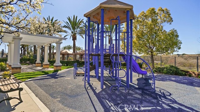 Detail Gallery Image 33 of 35 For 23724 Mahogany Ct, Valencia,  CA 91354 - 2 Beds | 2 Baths