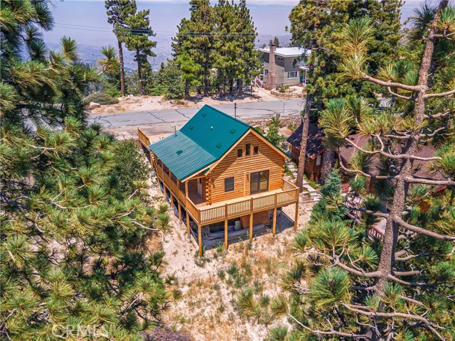 33149 Holcomb Creek Drive, Green Valley Lake CA: https://media.crmls.org/medias/1530de1c-2263-453a-94c4-4a486a60c5d3.jpg