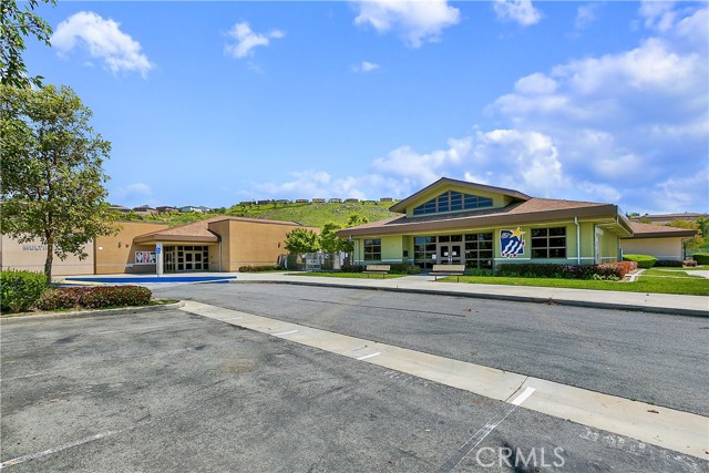 16183 Village Meadow Drive, Riverside CA: https://media.crmls.org/medias/1533c66b-809a-4ddb-83a3-29ae039d59ca.jpg