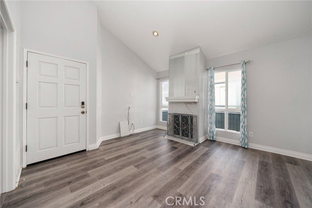 Detail Gallery Image 6 of 28 For 24 Seaside, Newport Beach,  CA 92663 - 2 Beds | 2 Baths