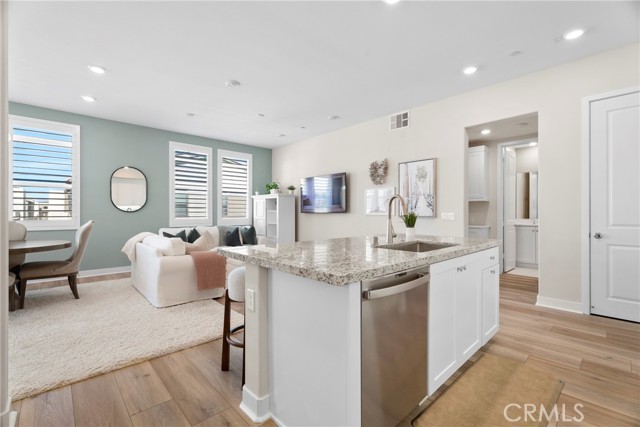 Detail Gallery Image 6 of 46 For 27466 Mercantile Ct, Valencia,  CA 91381 - 2 Beds | 2 Baths