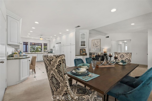 27992 Via Chocano, Mission Viejo CA: https://media.crmls.org/medias/1534c4bd-885d-4192-a705-6f15c0ac9d7b.jpg