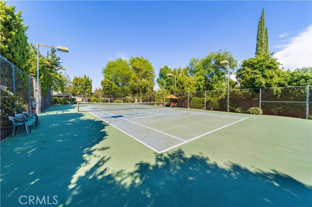 Detail Gallery Image 33 of 39 For 5930 Tampa #204,  Tarzana,  CA 91356 - 3 Beds | 3/1 Baths