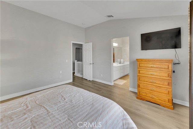 1335 Exeter Court, San Jacinto CA: https://media.crmls.org/medias/153633fe-e179-4f7c-8674-463382907a51.jpg