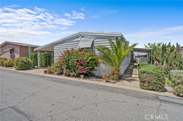 Detail Gallery Image 3 of 39 For 27701 Murrieta Rd #121,  Menifee,  CA 92586 - 2 Beds | 2 Baths