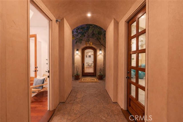 Detail Gallery Image 8 of 74 For 113 S Herrin, Manhattan Beach,  CA 90266 - 5 Beds | 4/1 Baths