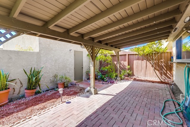 8661 Windsor Circle, La Palma CA: https://media.crmls.org/medias/15369cf3-cb04-46fe-877b-f0e3b92a24fb.jpg