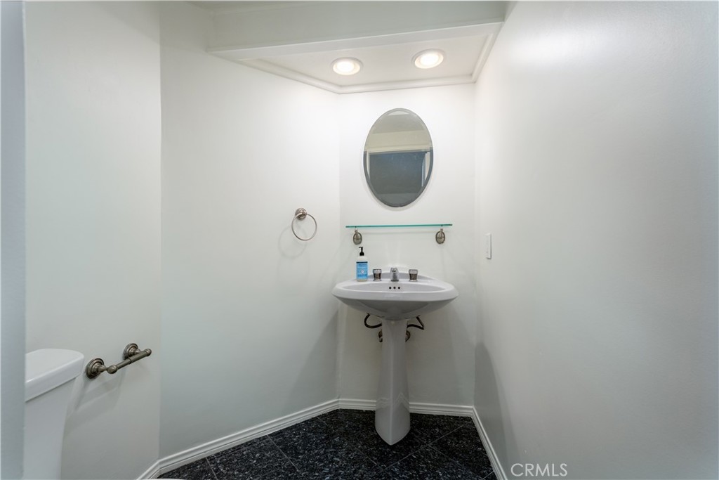 MLS #OC25258782 image #22