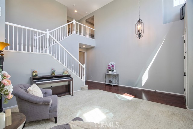 Detail Gallery Image 4 of 51 For 39883 S Creek Cir, Murrieta,  CA 92563 - 5 Beds | 3/1 Baths