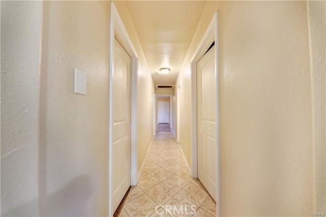8622 South Fir Avenue photo 3