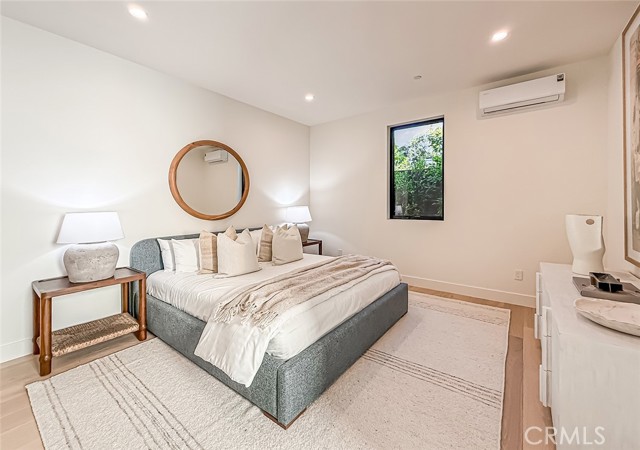 23416 Califa Street, Woodland Hills CA: https://media.crmls.org/medias/15392230-4421-443b-8ba0-8269b6f5b72f.jpg