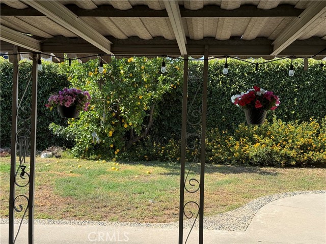 4561 Mimosa Drive, Yorba Linda CA: https://media.crmls.org/medias/153960df-6217-447e-890b-8a3527305a58.jpg