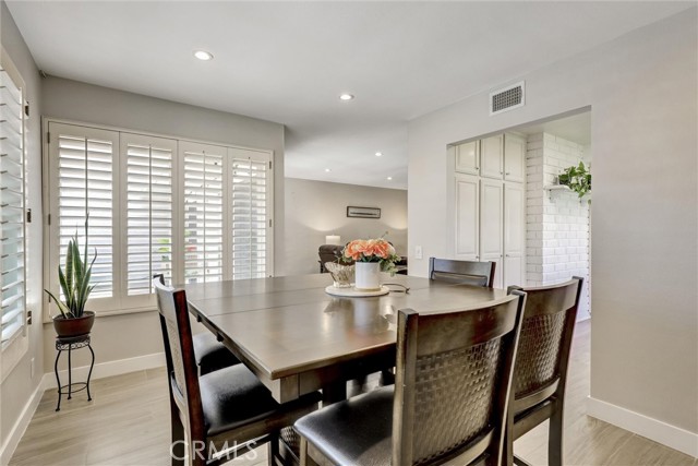 5111 Alder, Irvine CA: https://media.crmls.org/medias/153a1772-a1e3-48aa-b272-58e02e15d8b7.jpg