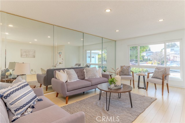 Detail Gallery Image 5 of 48 For 489 Campo St, Monterey Park,  CA 91754 - 4 Beds | 1/2 Baths