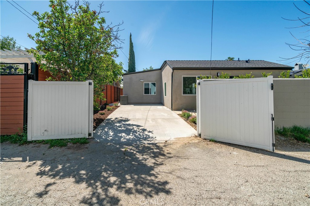 1330 N Lincoln StreetBurbank img 42
