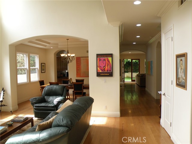 Detail Gallery Image 4 of 23 For 1201 2nd St, Manhattan Beach,  CA 90266 - 5 Beds | 4/1 Baths