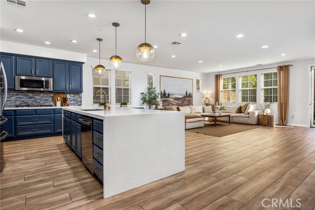 Detail Gallery Image 6 of 14 For 30193 Trois Valley St, Murrieta,  CA 92563 - 4 Beds | 3/1 Baths