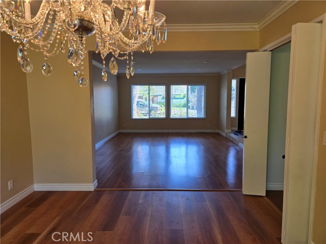 Detail Gallery Image 7 of 37 For 1026 Damascus Cir, Costa Mesa,  CA 92626 - 5 Beds | 3 Baths