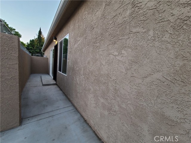 Detail Gallery Image 2 of 14 For 8412 Burnet Ave, North Hills,  CA 91343 - 2 Beds | 2 Baths