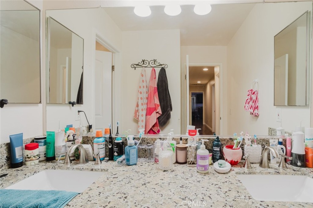 https://media.crmls.org/medias/153ca396-1d8c-4c22-8ab1-e1f34fd3632f.jpg?preset=X-Large