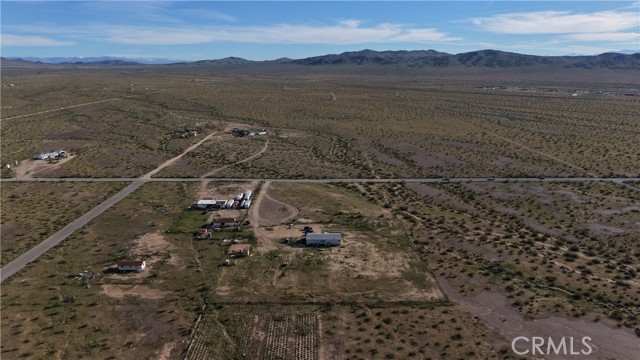 19032 Bonanza Trail, Helendale CA: https://media.crmls.org/medias/153d6677-7448-4547-aebc-854a2ede1820.jpg