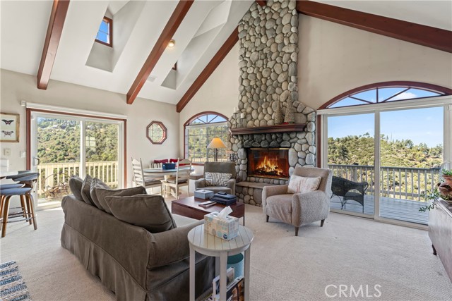 Detail Gallery Image 19 of 58 For 1230 Brentwood Dr, Lake Arrowhead,  CA 92352 - 3 Beds | 2/1 Baths