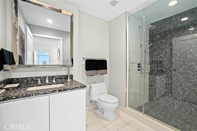 Detail Gallery Image 33 of 56 For 900 W Olympic 31j,  Los Angeles,  CA 90015 - 3 Beds | 3 Baths