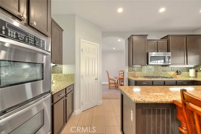 8758 Aspen Court, Riverside CA: https://media.crmls.org/medias/153ebc3d-9d21-4a8d-9229-24271e8defd1.jpg