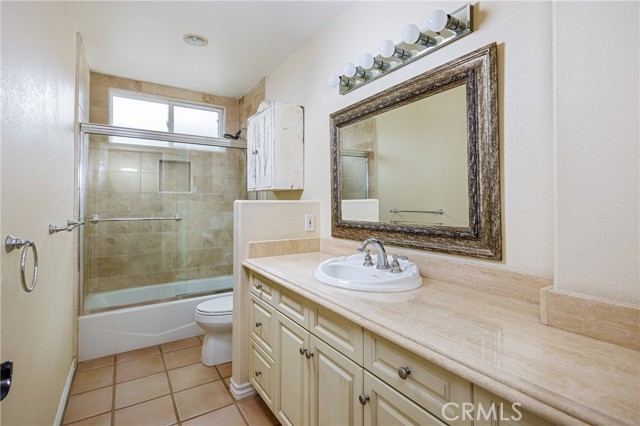 26602 Via Noveno, Mission Viejo CA: https://media.crmls.org/medias/153ec172-faf7-428e-9d0a-283afe6d48cf.jpg