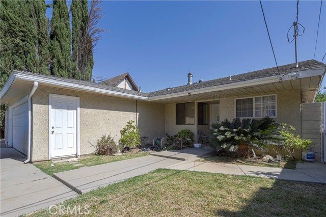 Detail Gallery Image 1 of 44 For 19314 Valerio St, Reseda,  CA 91335 - 6 Beds | 4/1 Baths