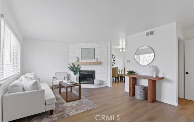 Detail Gallery Image 3 of 18 For 19775 Cambridge Lane, Huntington Beach,  CA 92646 - 3 Beds | 2/1 Baths