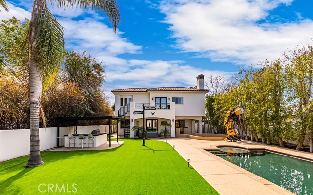 23123 Oxnard Street, Woodland Hills CA: https://media.crmls.org/medias/1540974c-15b1-4ee2-aca1-39722ac236f0.jpg