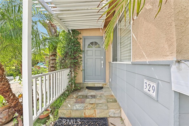 Detail Gallery Image 3 of 30 For 329 N Kathryn, Anaheim,  CA 92801 - 6 Beds | 3/1 Baths